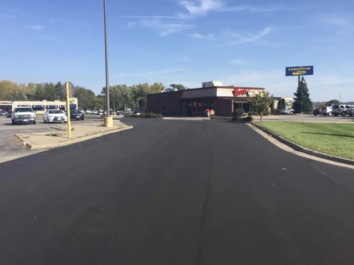 StrawHat Paving job photo – restaurant lot
